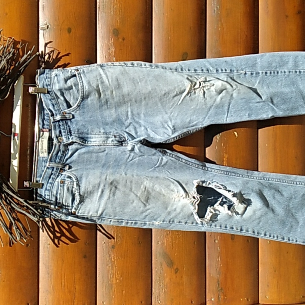 👖 Levi's Jeans,Distressed FADED   1 of 4 Available   32 X 32 👖 33 X 30 👖
 34/30